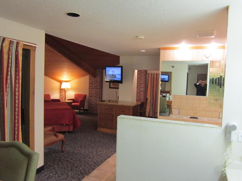 American Inn And Suites Ionia الغرفة الصورة
