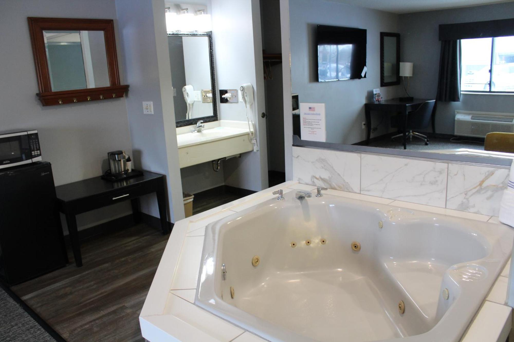American Inn And Suites Ionia المظهر الخارجي الصورة