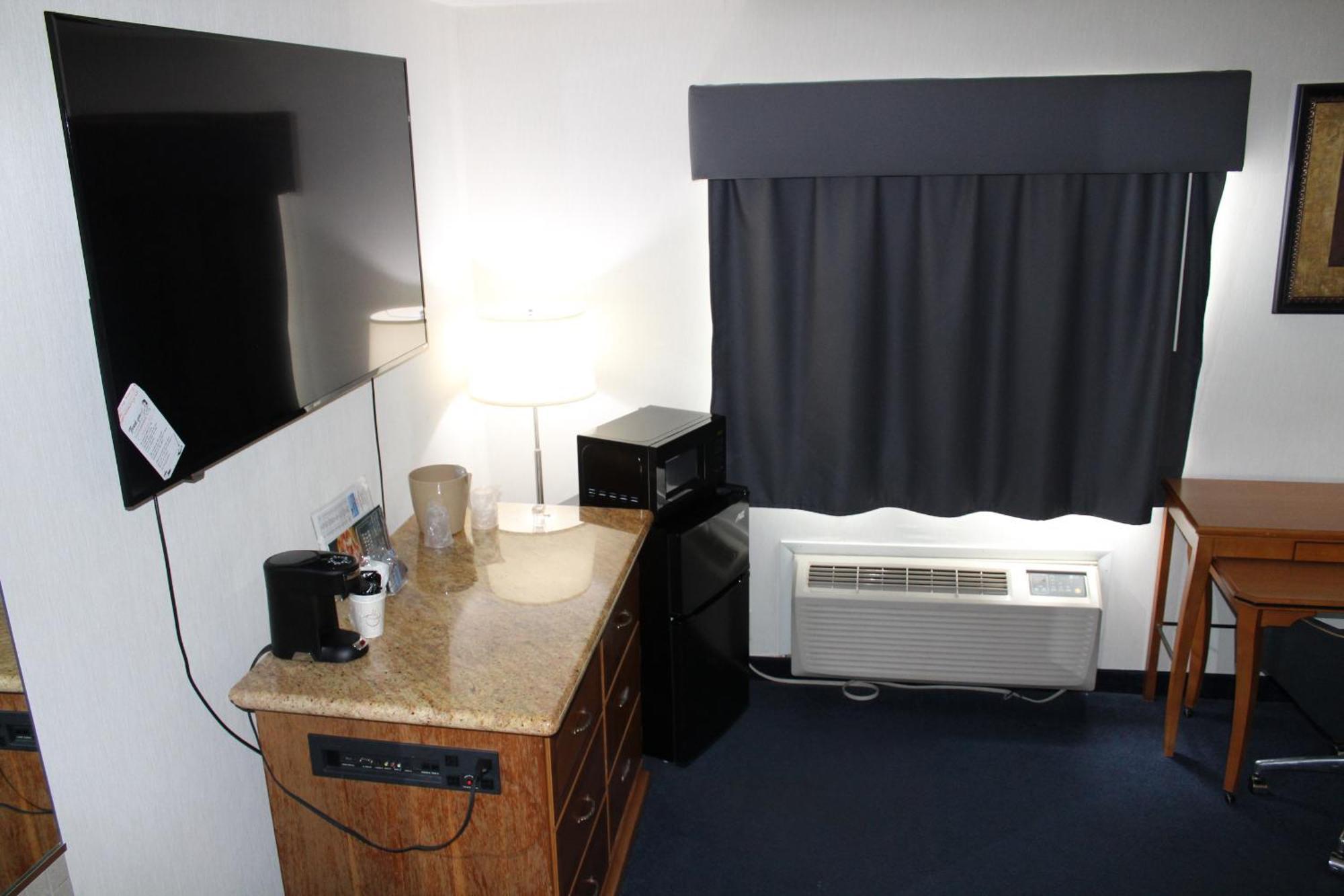 American Inn And Suites Ionia المظهر الخارجي الصورة